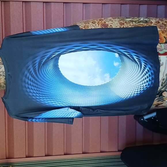 Mens XL 3D shirt - Picture 2 of 5